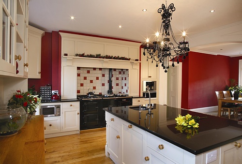 Mantle in Solid Painted Tulip.